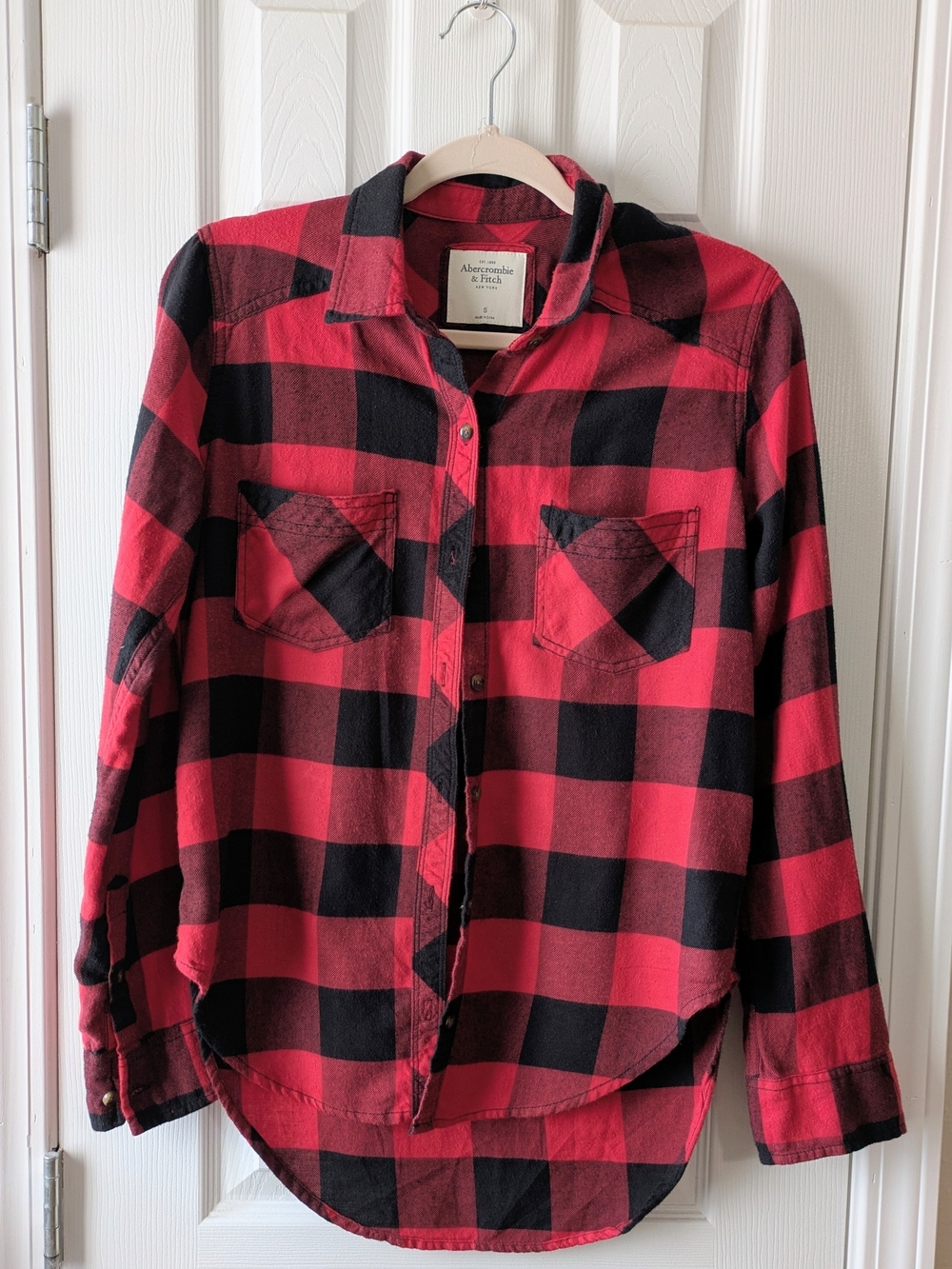 Abercrombie & Fitch Women Red/Black Plaid Flannel Button-Up Shirt Pockets S